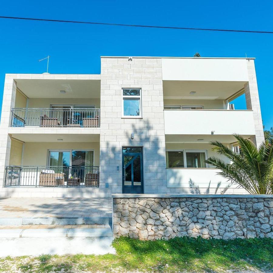 Apartmann Vir Exterior photo
