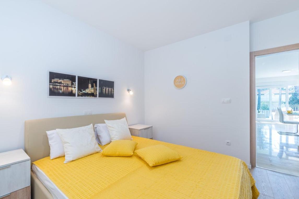 Apartmann Vir Exterior photo