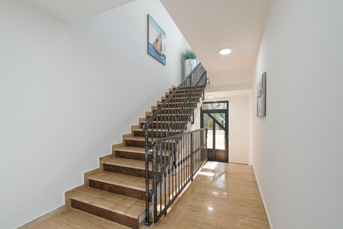 Apartmann Vir Exterior photo