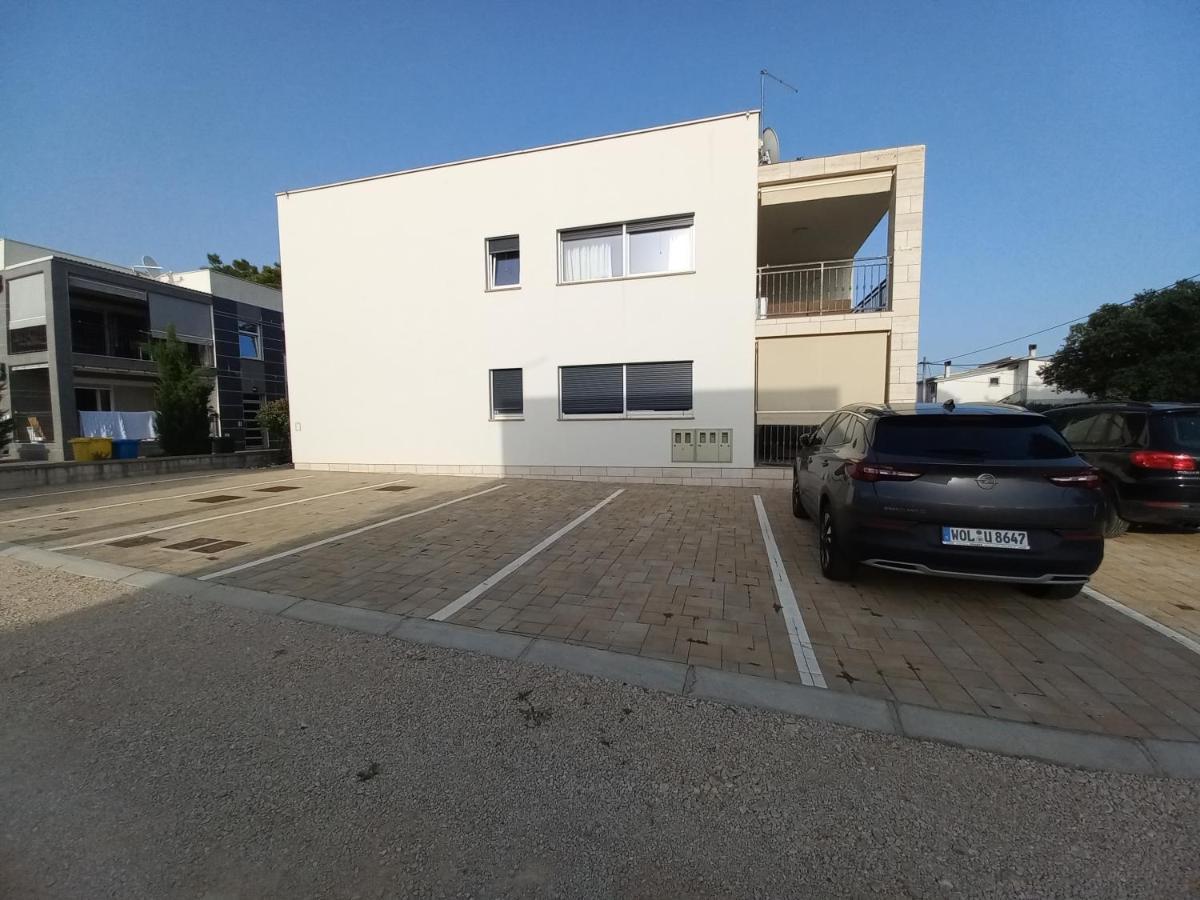 Apartmann Vir Exterior photo
